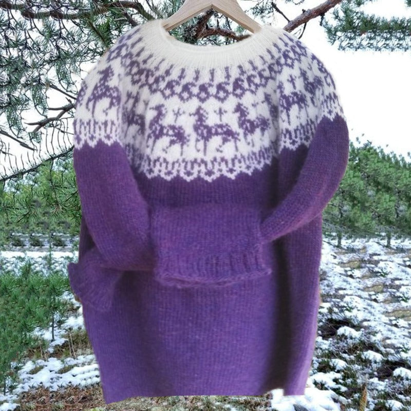 Ingrid – Pull norvégien violet avec motifs de rennes